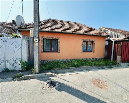 CASA PLAN PARTER, ZONA CALEA CLUJULUI, STRADA SANKT-PETERSBURG